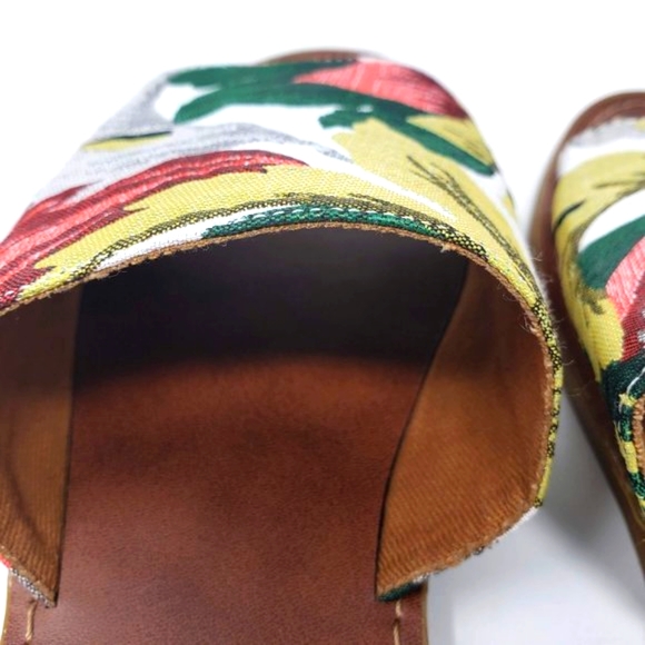 Steve Madden Mishos Mishelle Floral Slip-on Sandal - Picture 9 of 14